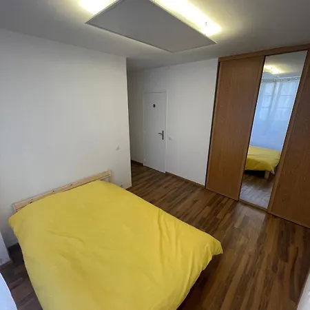 Apartment Seemingly Well Placed 100m 2 Paris